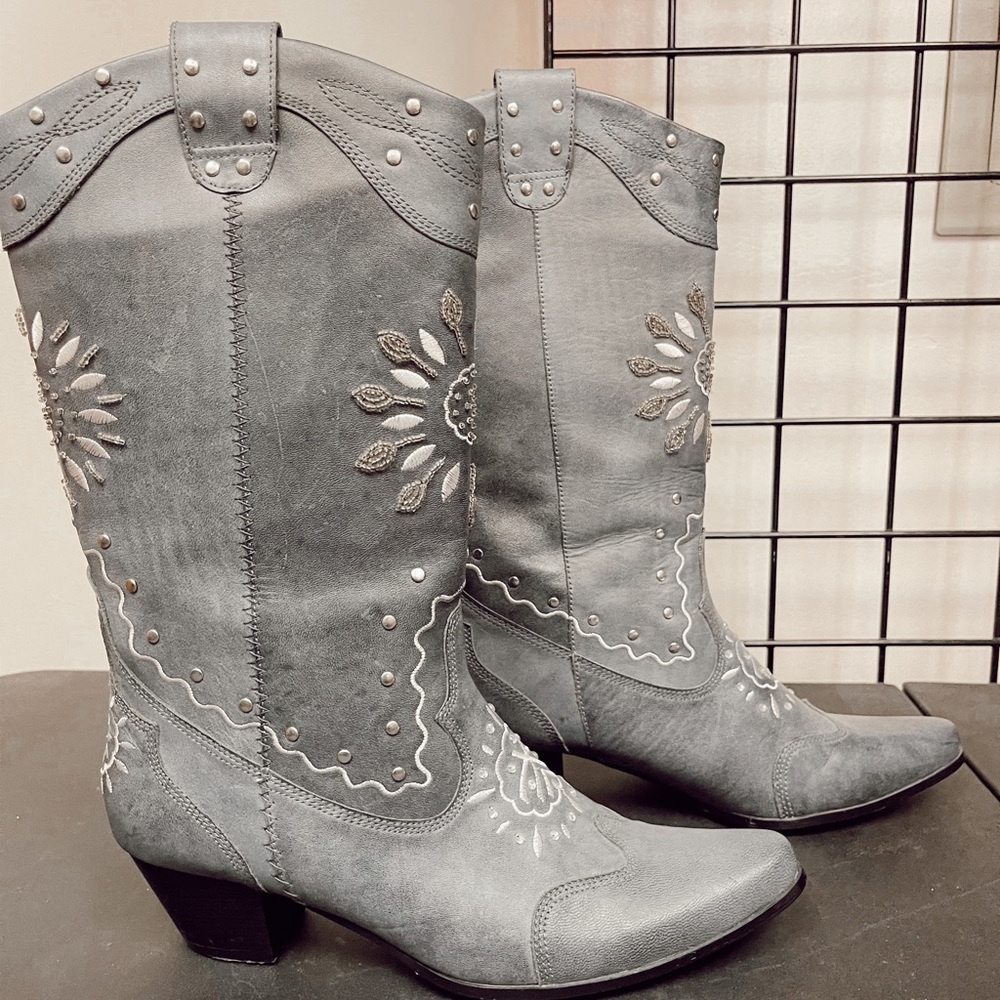 women’s boots